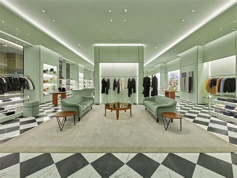 prada somerset mall